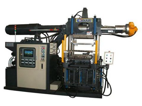 Rubber molding machine